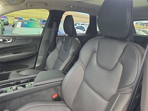 Used 2023 Volvo XC60 B6 Ultimate AWD/4WD image 18