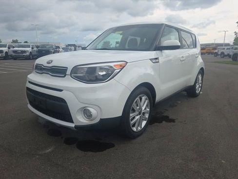 Used 2017 Kia Soul + FWD image 2