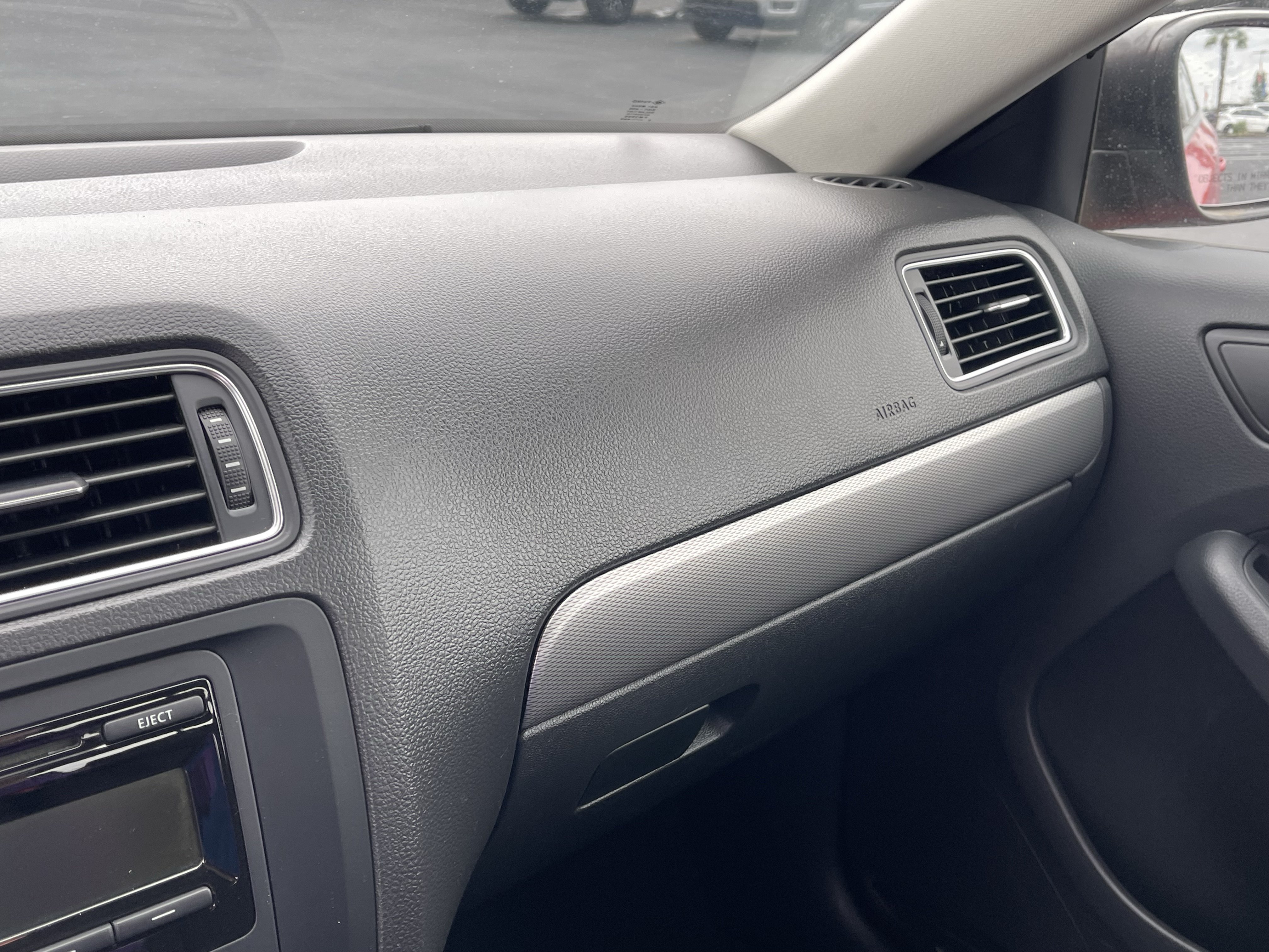 Used 2015 Volkswagen Jetta SE FWD image 18