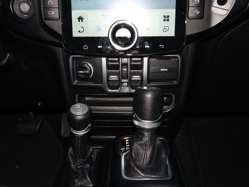 Used 2019 Jeep Wrangler Unlimited Sport S AWD/4WD image 11