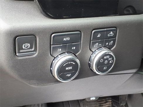 Used 2022 GMC Sierra 1500 SLT w/ SLT Convenience Package image 18