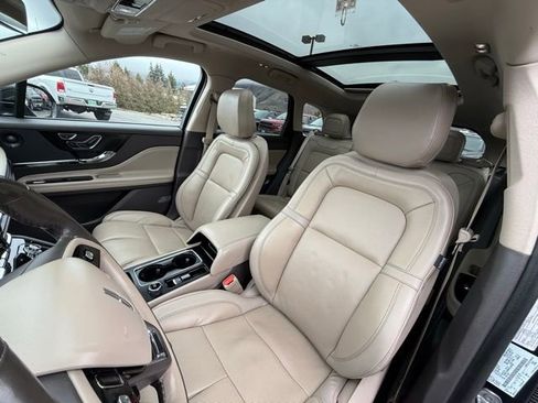 Used 2022 Lincoln Corsair Reserve w/ Equipment Group 201A image 17