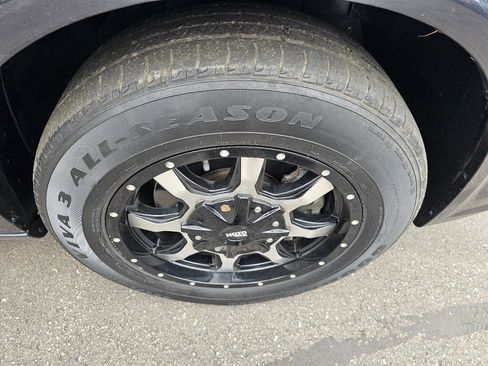 Used 2014 Chrysler Town & Country Touring FWD image 14