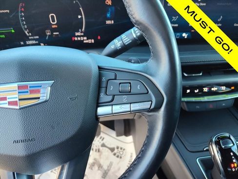 Used 2024 Cadillac XT4 Premium Luxury image 16