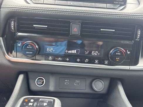 Used 2023 Nissan Rogue SV w/ SV Premium Package AWD/4WD image 32