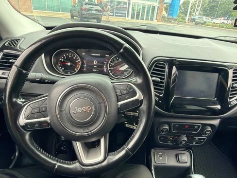 Used 2021 Jeep Compass Latitude w/ Sun and Sound Group FWD image 9