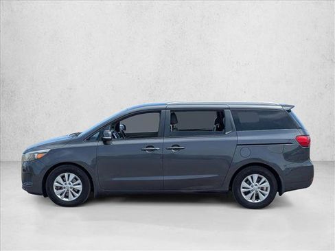 Used 2017 Kia Sedona LX w/ LX Essentials Premium Package FWD image 8