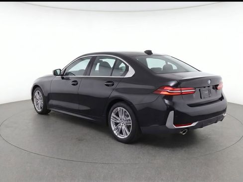 Used 2025 BMW 530i RWD image 3
