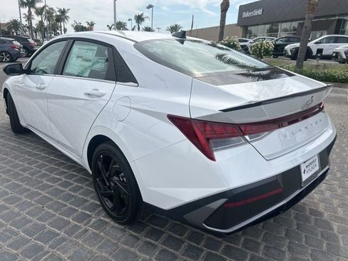 New 2026 Hyundai Elantra SEL Sport FWD image 3