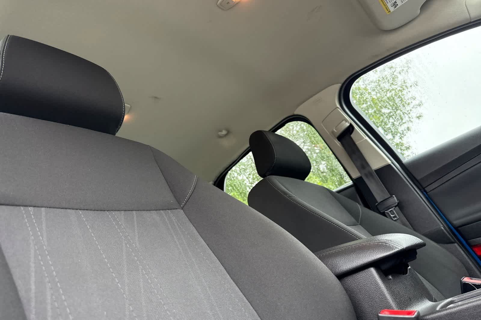 Used 2018 Ford Focus SE w/ Cold Weather Package FWD image 16