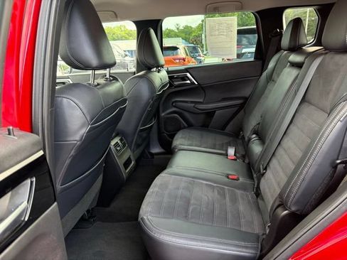 Used 2023 Mitsubishi Outlander SE FWD image 25