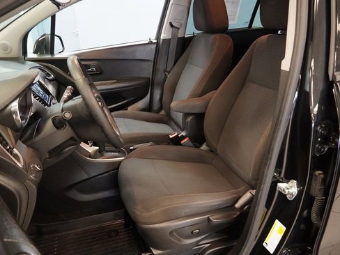 Used 2020 Chevrolet Trax LS w/ Tint and Cruise Package image 3