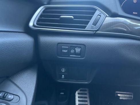 Used 2018 Honda Accord Sport image 19