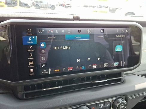 Used 2025 Jeep Wrangler Unlimited Sahara image 14