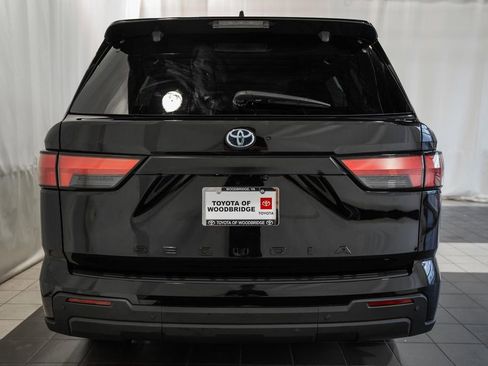 Used 2024 Toyota Sequoia SR5 w/ SR5 Premium Package image 5