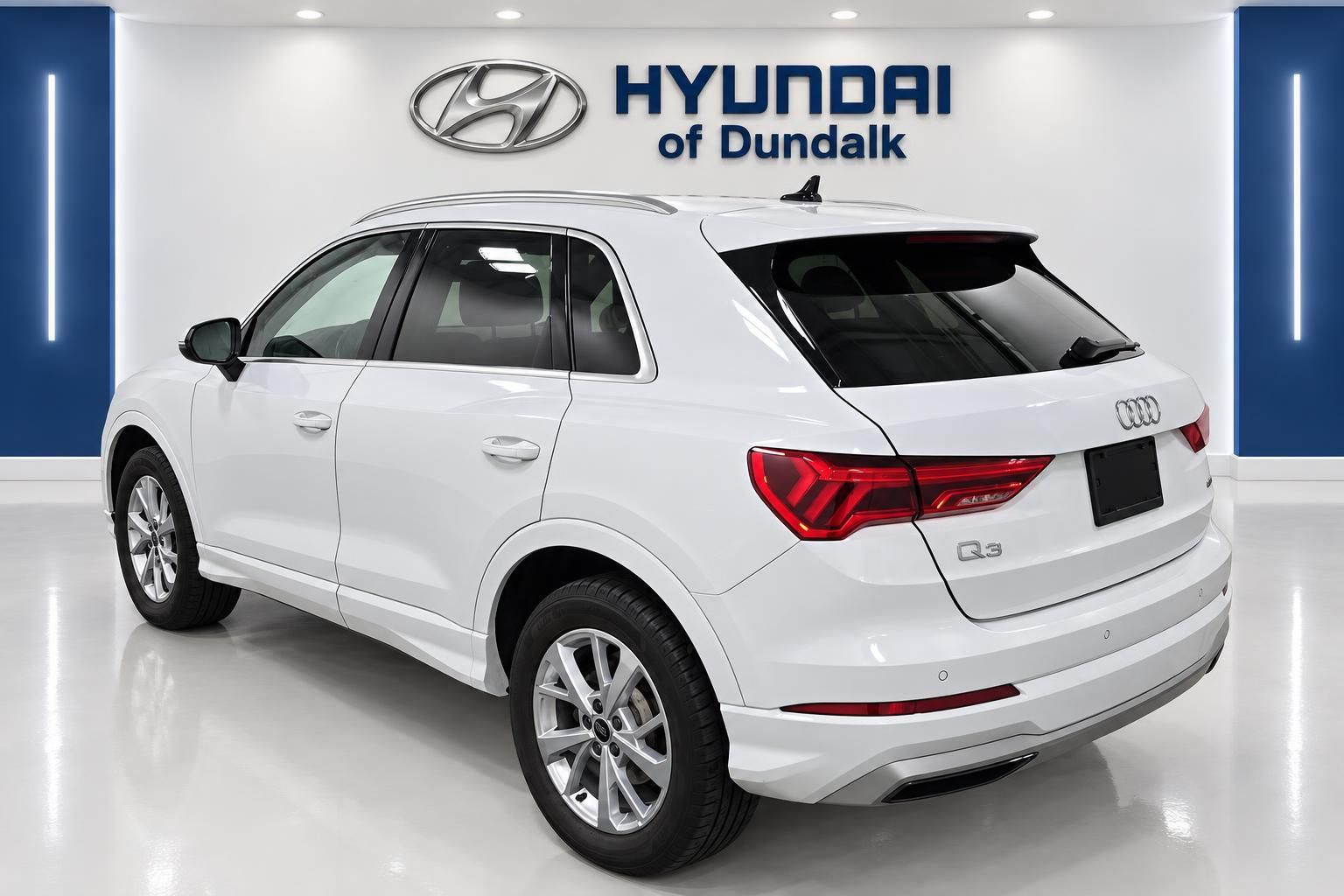 Used 2024 Audi Q3 2.0T Premium AWD/4WD image 2