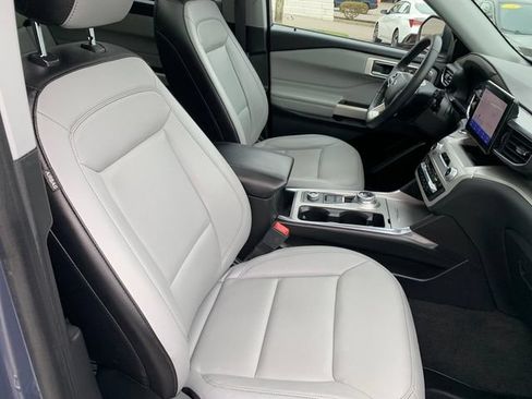 Used 2021 Ford Explorer XLT w/ Equipment Group 202A AWD/4WD image 10
