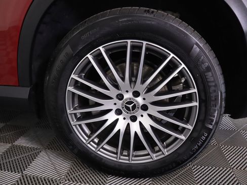 Certified 2025 Mercedes-Benz GLC 300 image 32