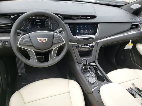 New 2025 Cadillac XT5 Sportv w/ Technology Package AWD/4WD image 9
