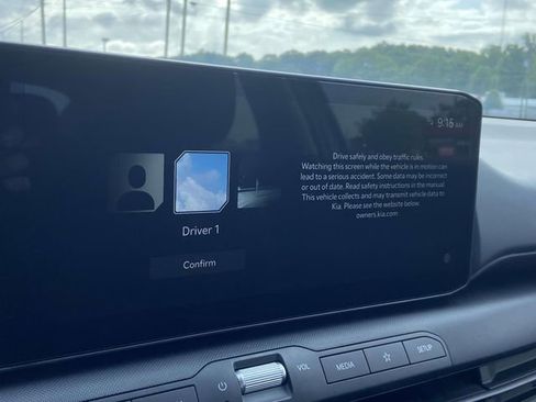 New 2026 Kia K4 FWD image 17