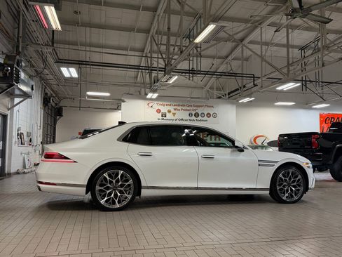 Used 2025 Genesis G90 3.5T image 11