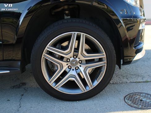 Used 2016 Mercedes-Benz GL 63 AMG 4MATIC image 46