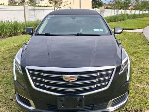 Used 2018 Cadillac XTS FWD image 3