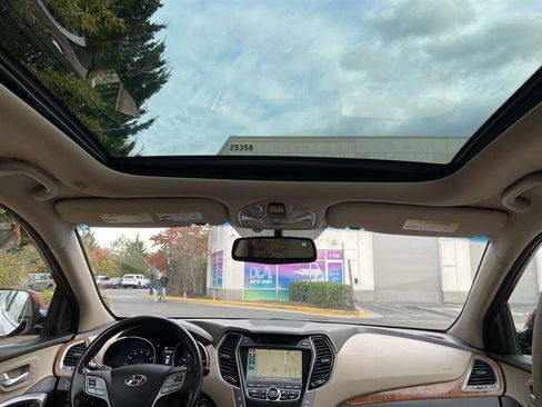 Used 2016 Hyundai Santa Fe Limited w/ Option Group 04 image 25