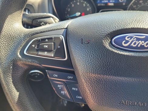 Used 2017 Ford Focus SE FWD image 28