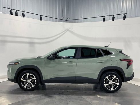 Used 2024 Chevrolet Trax RS w/ Driver Confidence Package FWD image 14