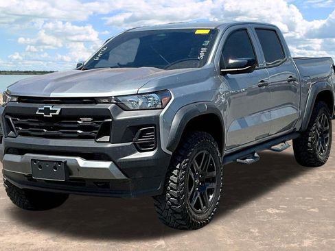 Used 2023 Chevrolet Colorado Trail Boss w/ Technology Package AWD/4WD image 2