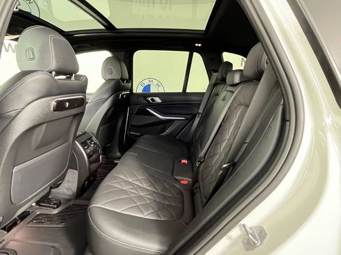 Used 2025 BMW X5 xDrive40i w/ M Sport Package AWD/4WD image 21