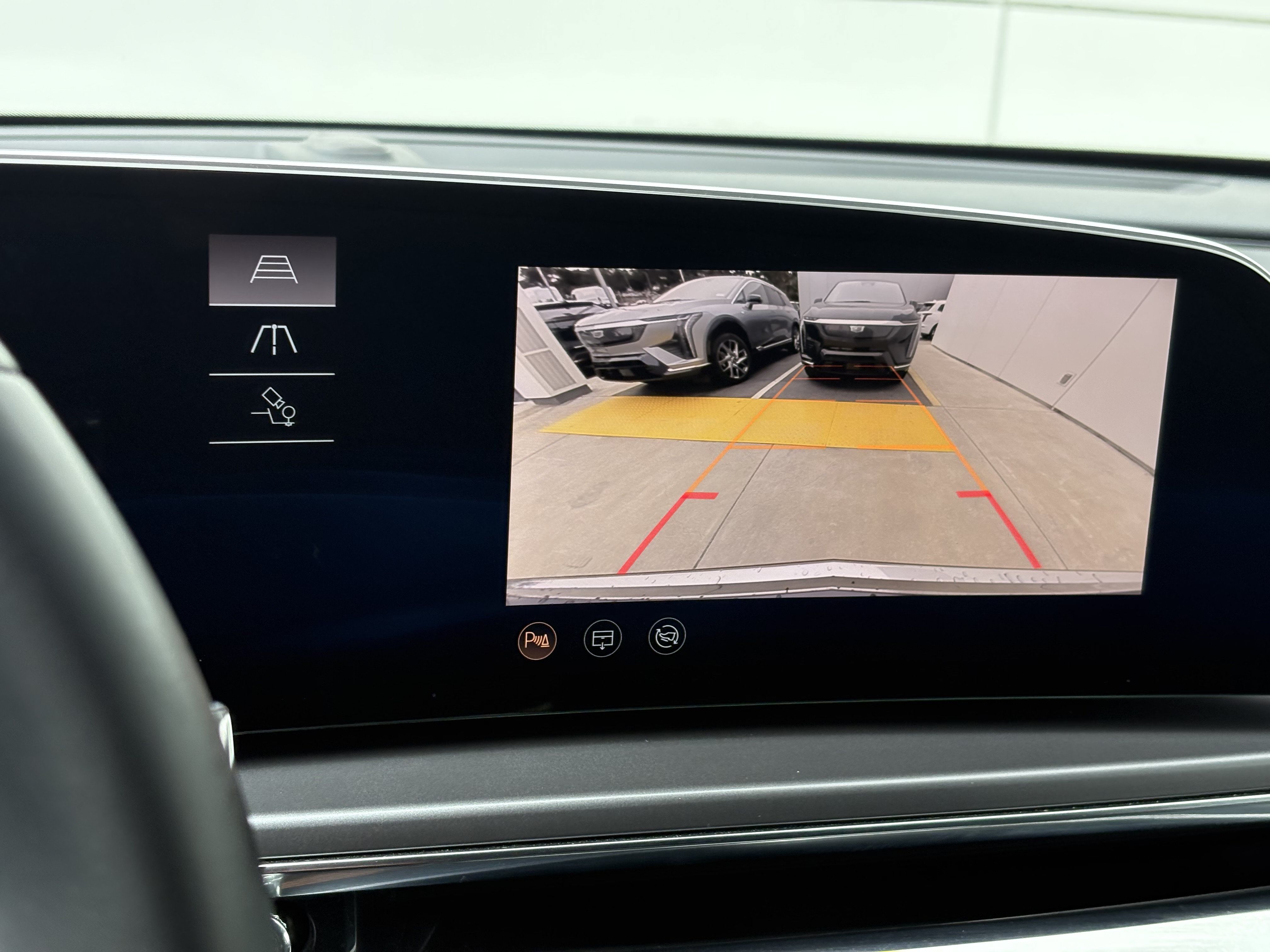Certified 2024 Cadillac Lyriq Tech AWD/4WD image 24