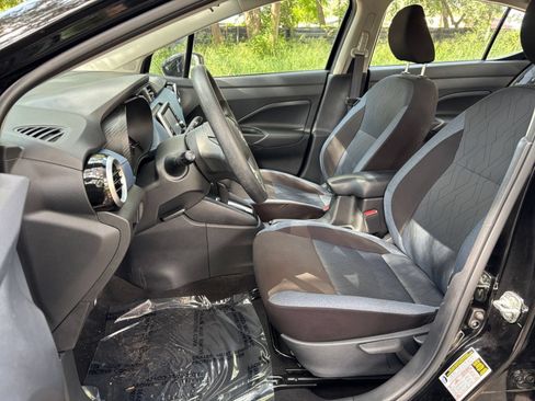 Used 2025 Nissan Versa SV FWD image 21