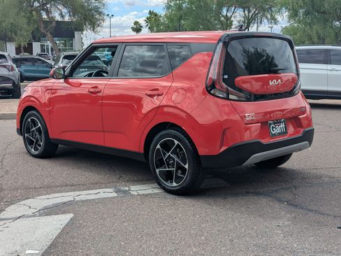 Certified 2024 Kia Soul EX FWD image 4