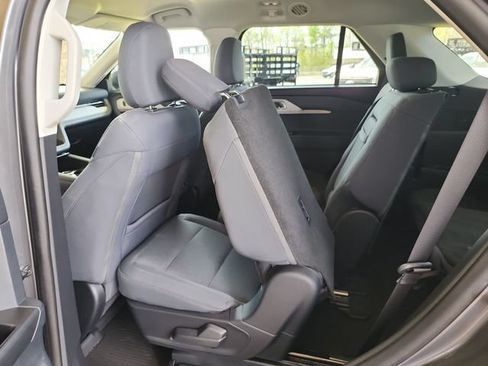 Used 2025 Ford Explorer Active RWD image 24