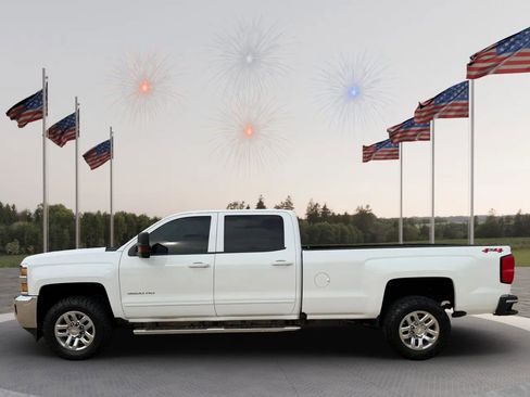 Used 2019 Chevrolet Silverado 3500 LT w/ LT Fleet Convenience Package AWD/4WD image 3