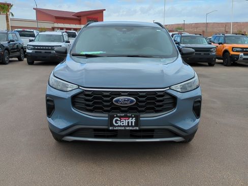 Used 2025 Ford Escape ST-Line w/ Equipment Group 301A FWD image 9