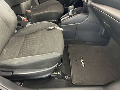 Used 2021 Nissan Kicks S FWD image 30
