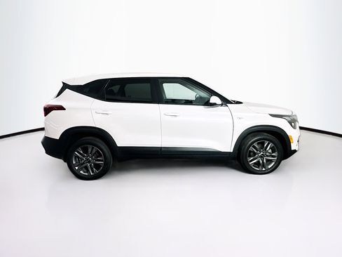 Used 2022 Kia Seltos LX AWD/4WD image 10