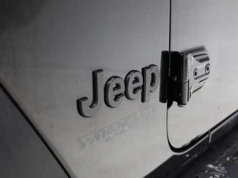 Used 2022 Jeep Wrangler Unlimited Sport AWD/4WD image 12