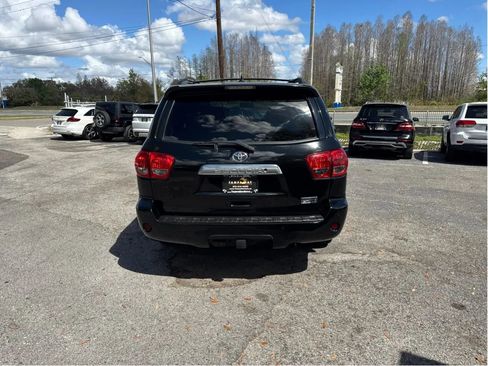 Used 2016 Toyota Sequoia Limited w/ Safety & Convenience Package image 5