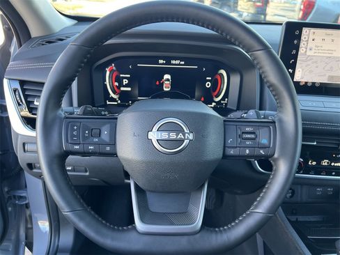 Certified 2025 Nissan Rogue SL w/ Tech Package image 10