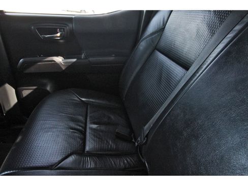 Used 2020 Toyota Tacoma TRD Sport w/ TRD Premium Sport Package RWD image 13