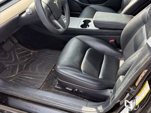 Used 2021 Tesla Model 3 Standard Range Plus RWD image 3