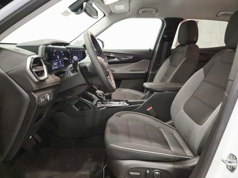 Used 2024 Chevrolet TrailBlazer LT w/ Convenience Package image 8