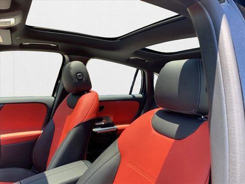 Used 2025 Mercedes-Benz GLA 35 AMG 4MATIC image 16