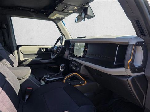 Used 2022 Ford Bronco Badlands image 9