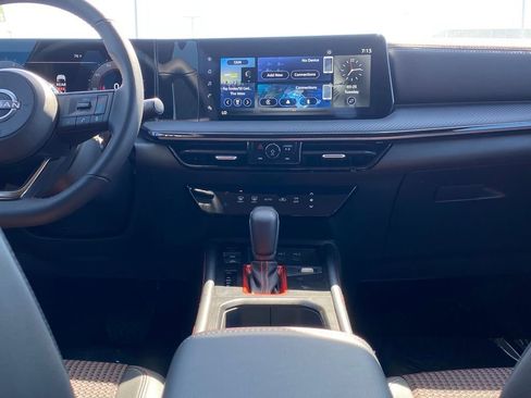 New 2025 Nissan Kicks SR image 25