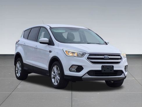 Used 2017 Ford Escape SE AWD/4WD image 8